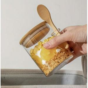 Банка стеклянная с крышкой и ложкой 8,5x10 см (500мл) Банка стеклянная с крышкой и ложкой 8,5x10 см (500мл)