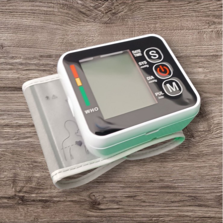 Тонометр на запястье Electronic Blood Pressure Monitor
