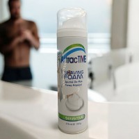 Spuma ras Attractive Sensitive 210 ml