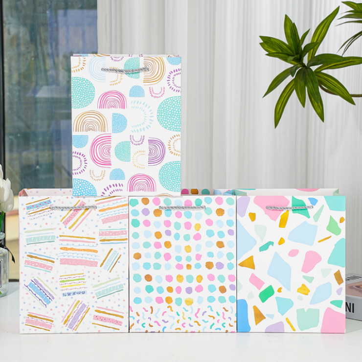 Punga cadou, Beauty Colors, 26x10x32cm (midi) Punga cadou, Beauty Colors, 26x10x32cm (midi)