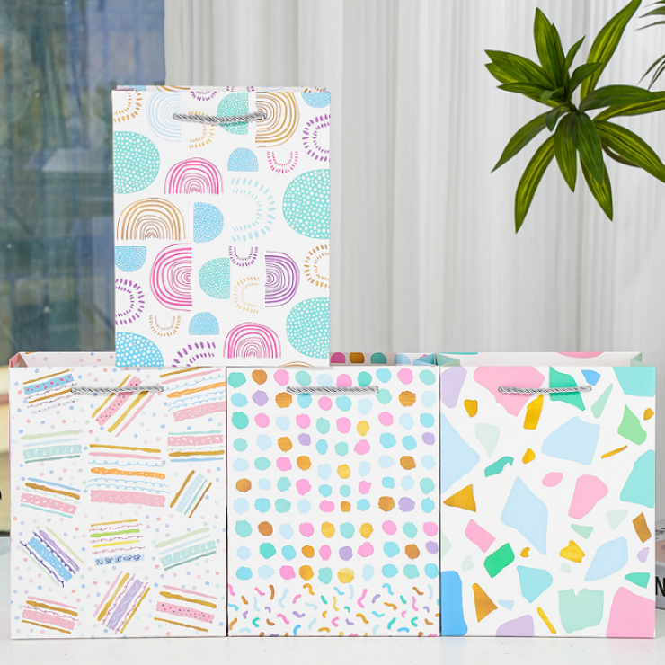 Punga cadou, Beauty Colors, 30x12x41.5cm (maxi) Punga cadou, Beauty Colors, 30x12x41.5cm (maxi)