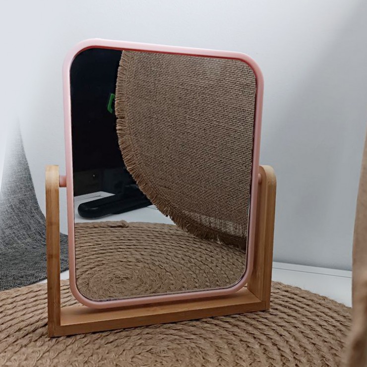 Oglinda pe suport din bambus, 15,5 х 20 cm Oglinda pe suport din bambus, 15,5 х 20 cm